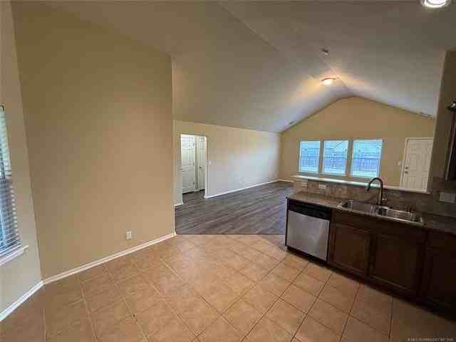 4037 W 105th St S - Photo 5 of 27