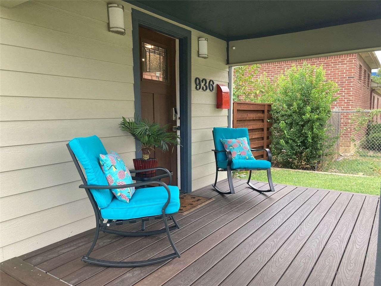 936 Jean St - Photo 2 of 20