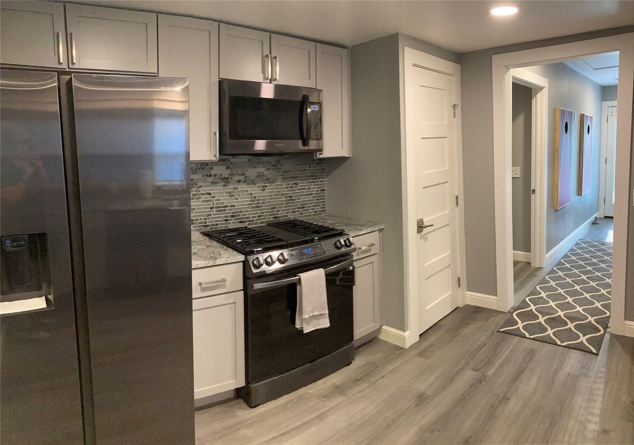 936 Jean St - Photo 7 of 20