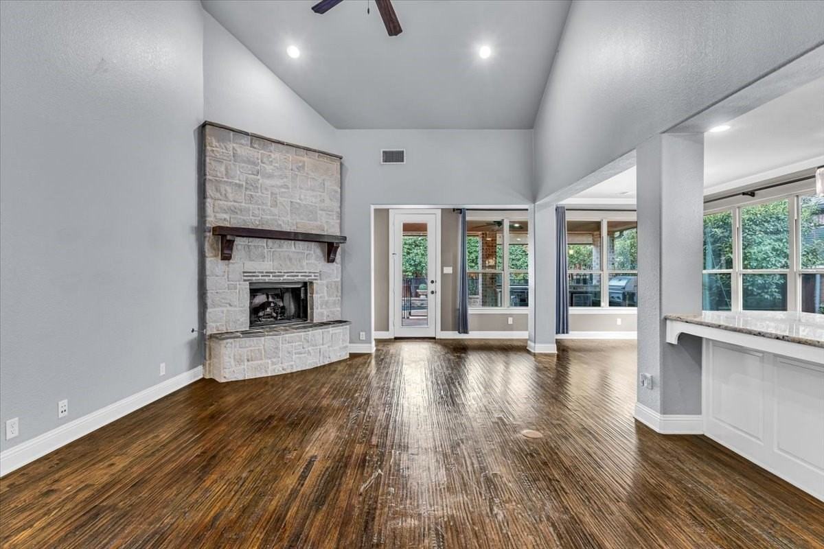 6365 Bear Lake Rd - Photo 5 of 38
