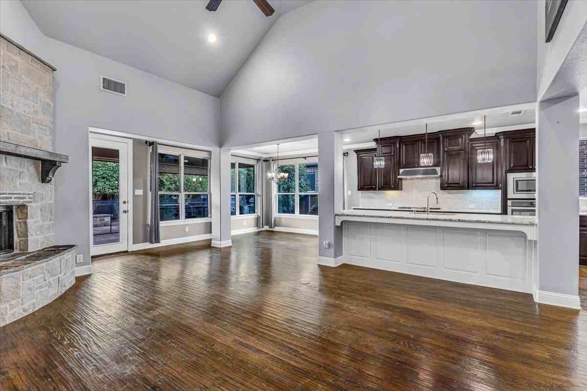 6365 Bear Lake Rd - Photo 7 of 38