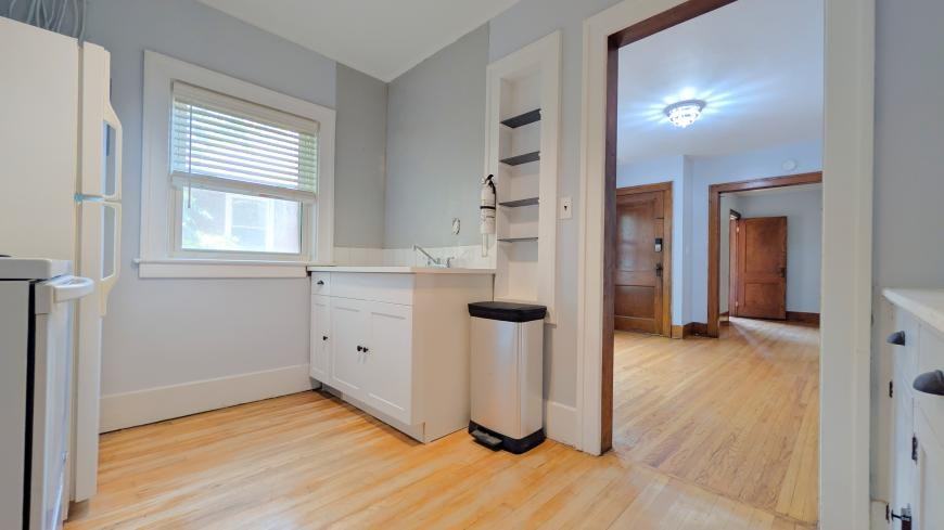 322 Partington Ave - Photo 2 of 10