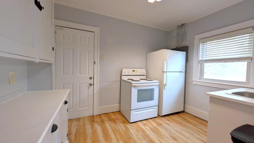 322 Partington Ave - Photo 4 of 10