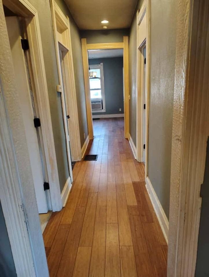 1025 W 11th St - Photo 5 of 7