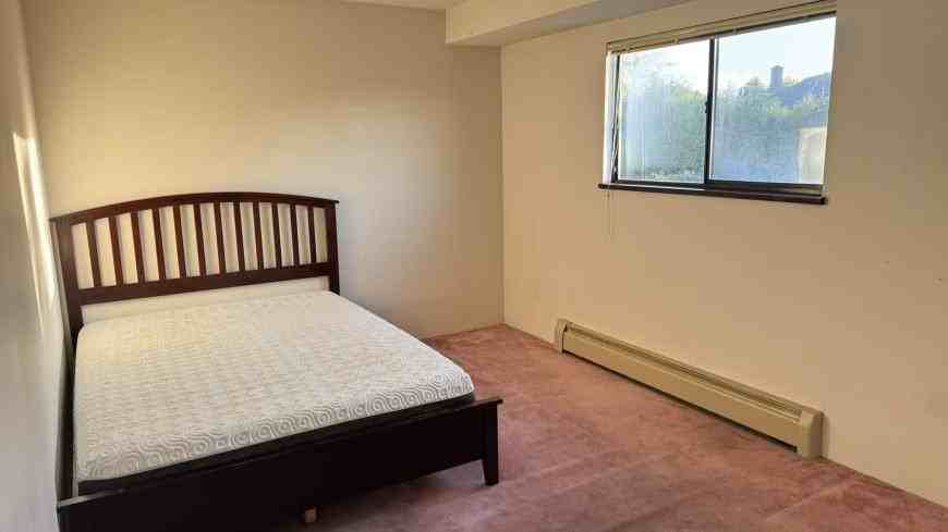 8091 Number 4 Road - Upper Unit 1 - Photo 3 of 9
