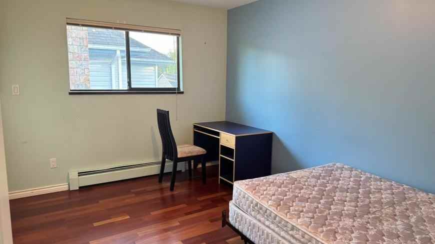 8091 Number 4 Road - Upper Unit 1 - Photo 4 of 9