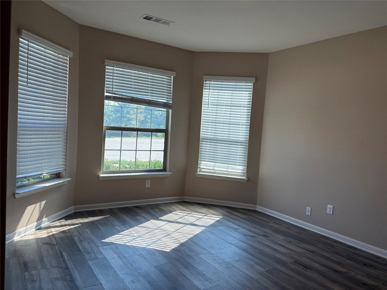 2014 Sandalwood Way - Photo 5 of 28