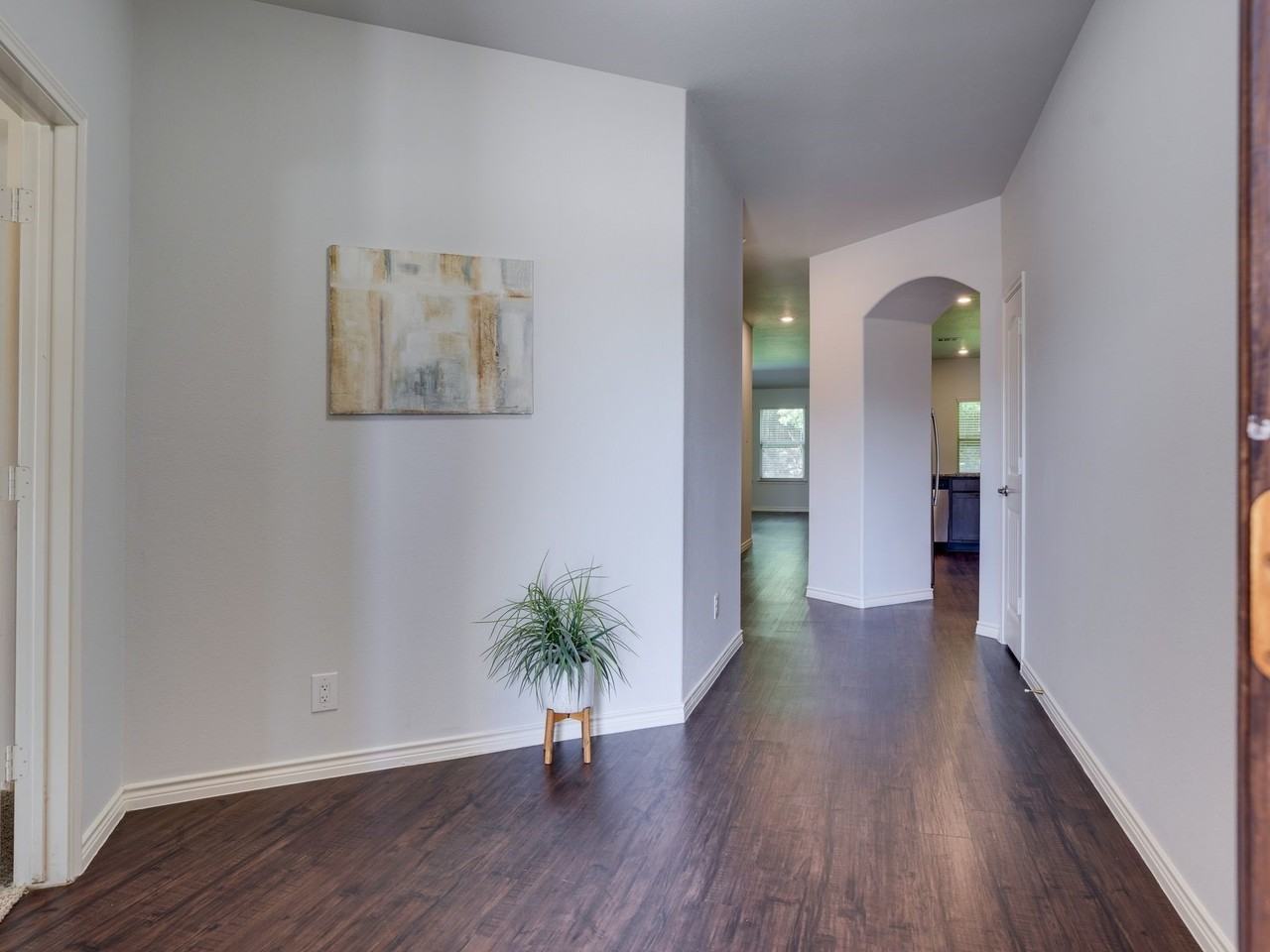 2929 Brazos Dr - Photo 4 of 32