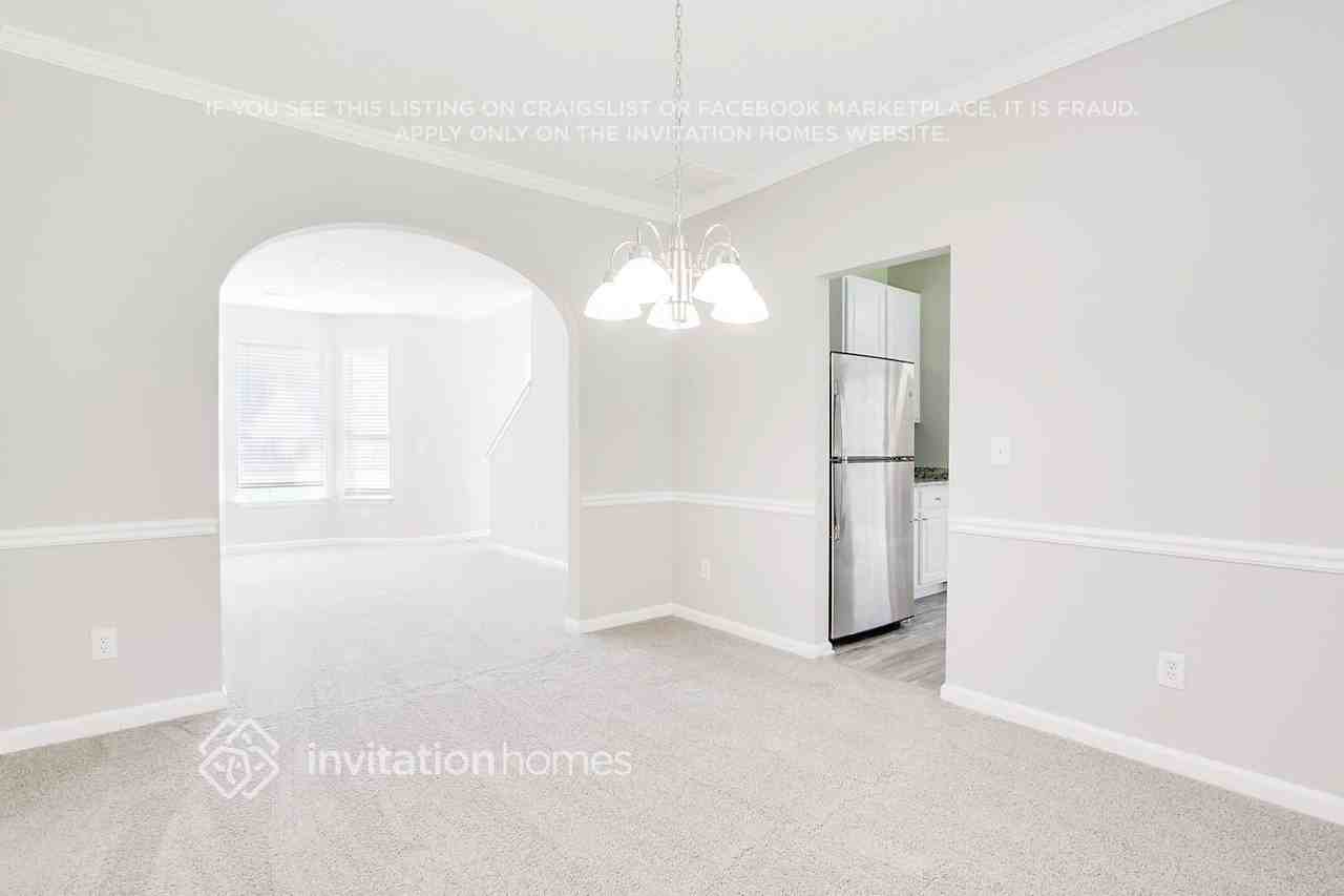 7116 Springchase Way - Photo 6 of 26