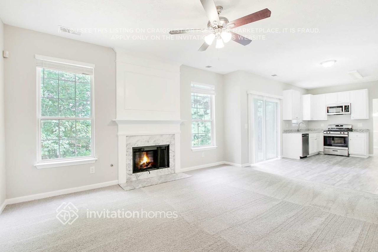 7116 Springchase Way - Photo 5 of 24