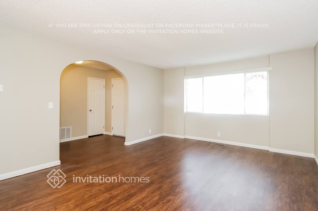 2954 Redwood Dr - Photo 2 of 21