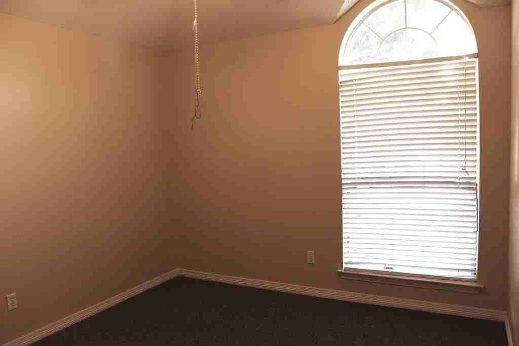 1303 S 5th St - Photo 7 of 10