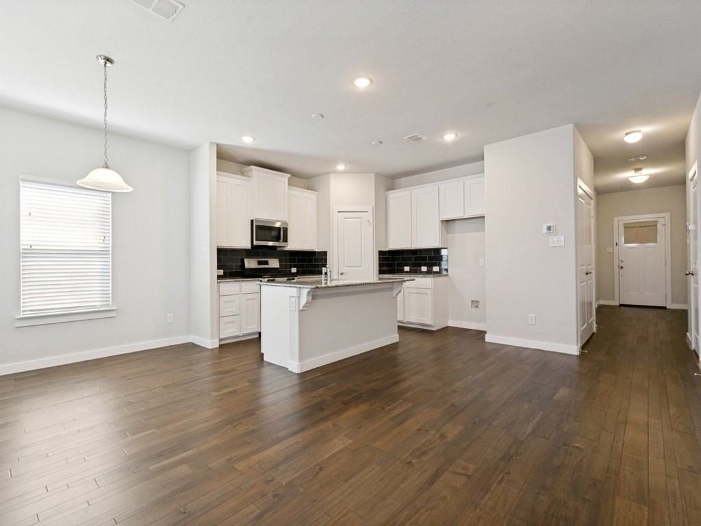 2201 Paxton Way - Photo 3 of 25