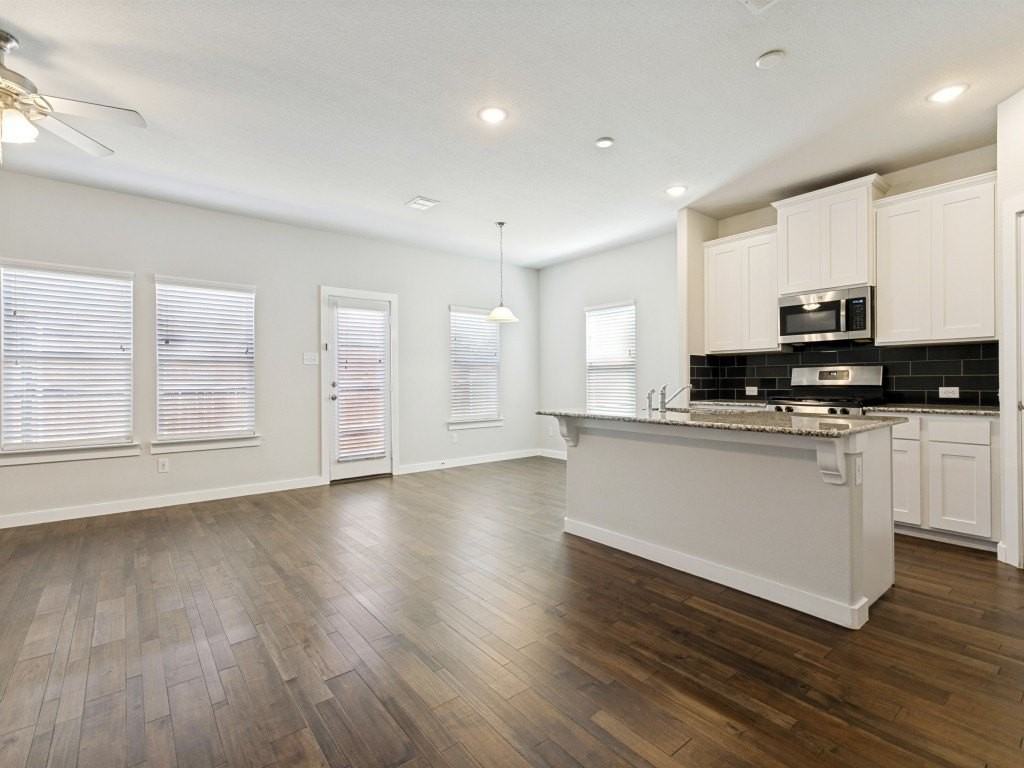 2201 Paxton Way - Photo 4 of 25