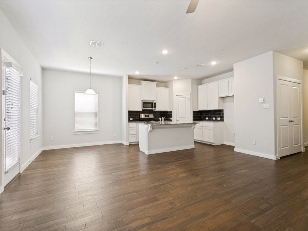 2201 Paxton Way - Photo 6 of 25