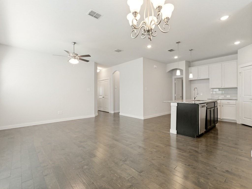 2217 Paxton Way - Photo 4 of 25
