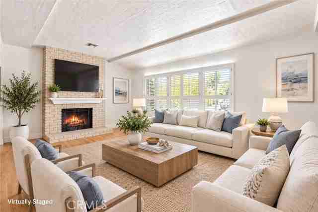 471 S Clark Dr - Photo 2 of 8