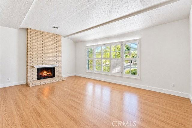 471 S Clark Dr - Photo 3 of 8