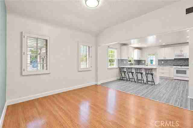 471 S Clark Dr - Photo 6 of 8
