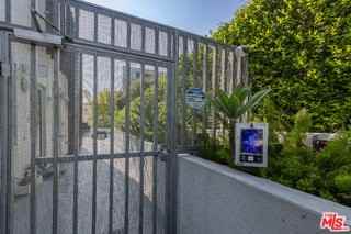 1345 Havenhurst Dr #15 - Photo 3 of 8