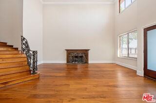 419 N Laurel Ave - Photo 4 of 8