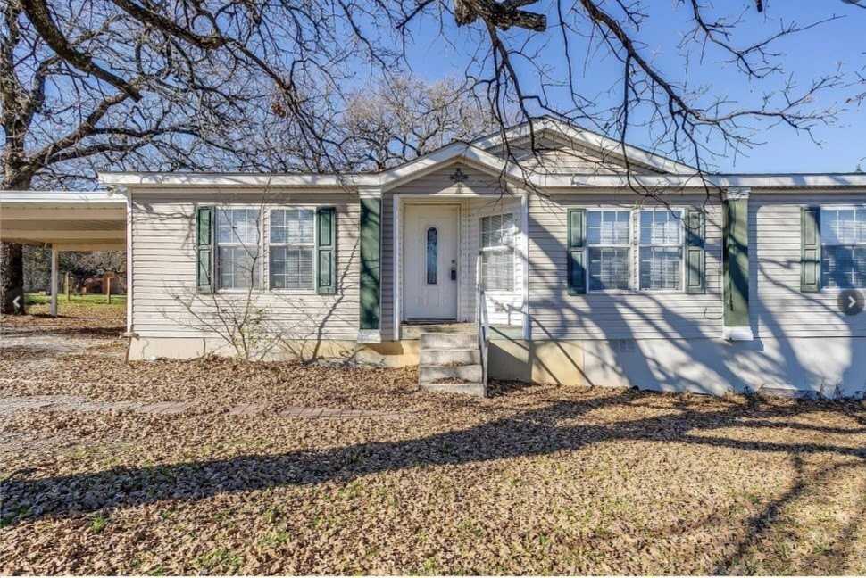 185 County Road 4869 - Photo 2 of 20
