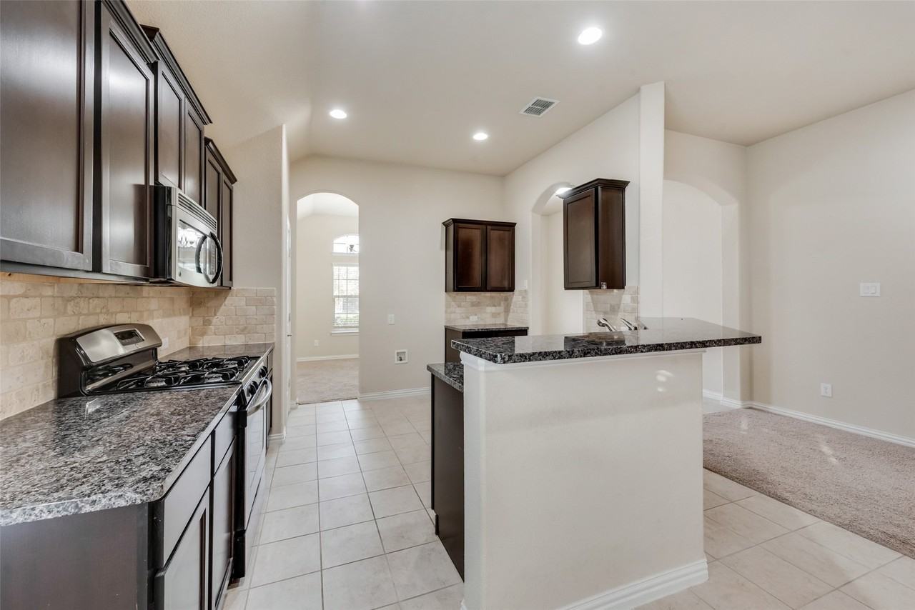 3456 Twin Pines Dr - Photo 4 of 17
