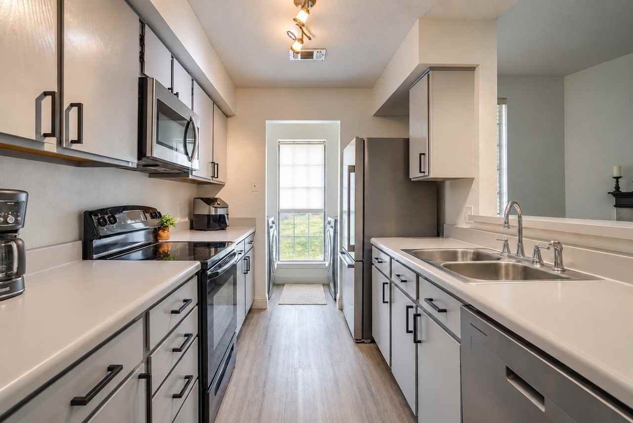 121 Myers Dr - Photo 6 of 17