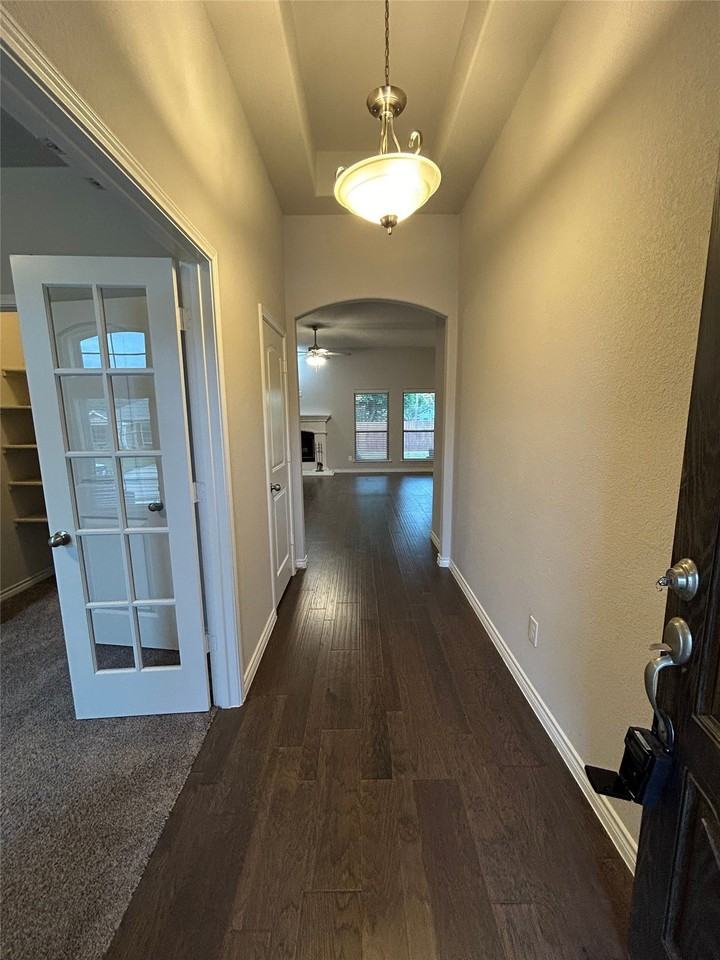 7908 Wilson Cliff Ct - Photo 4 of 25