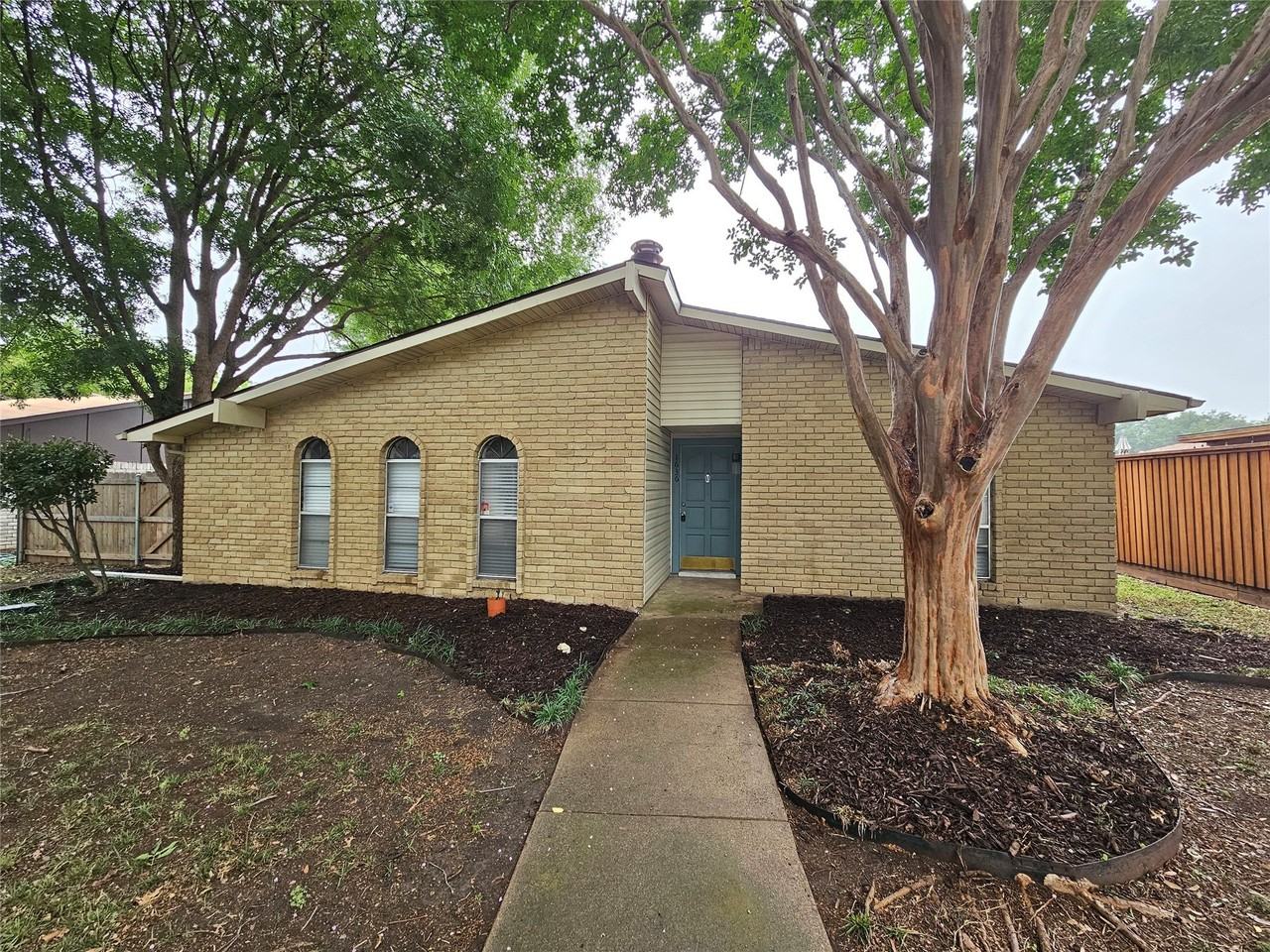 1636 Cumberland Trl - Photo 3 of 17