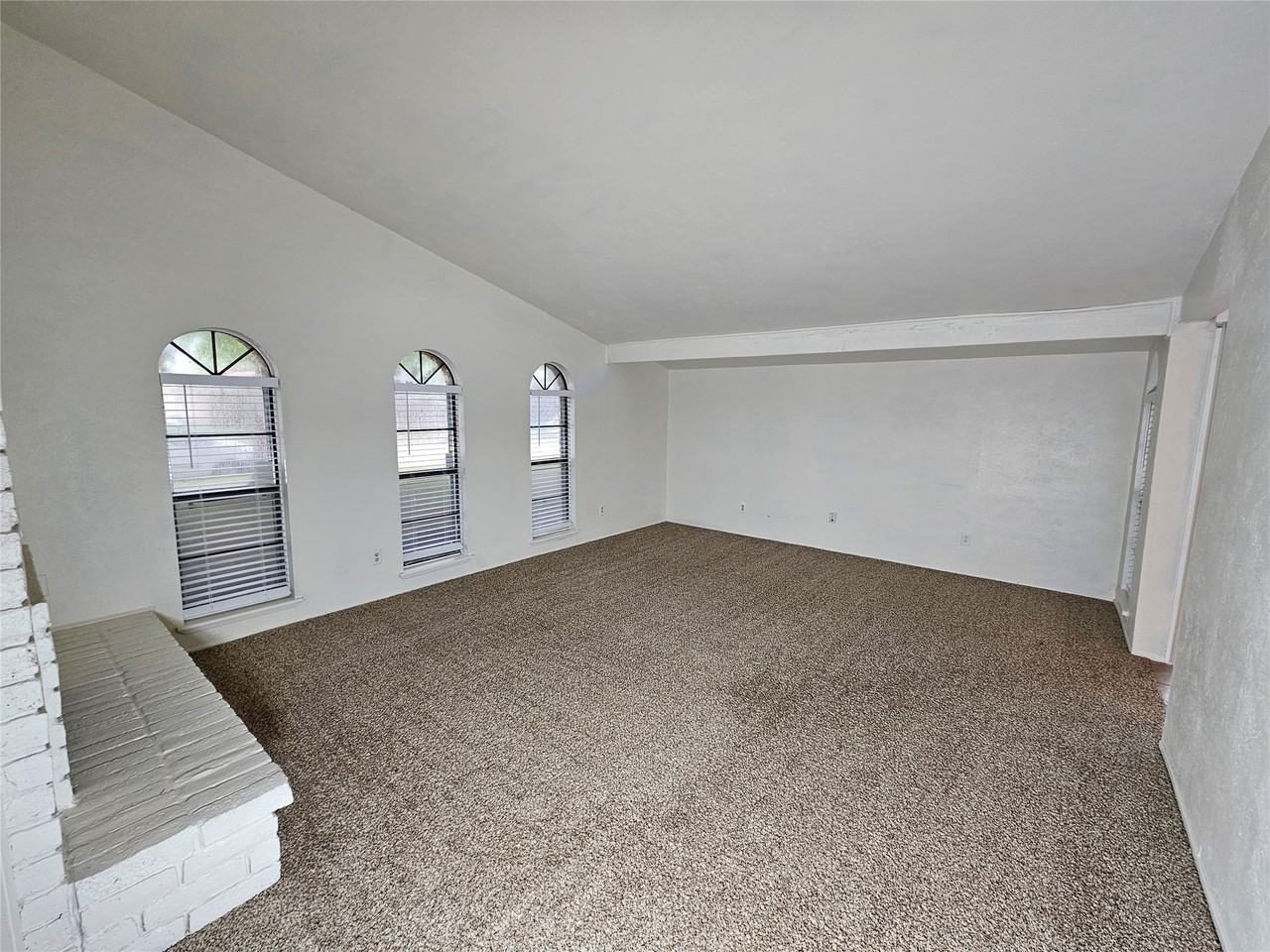 1636 Cumberland Trl - Photo 5 of 17