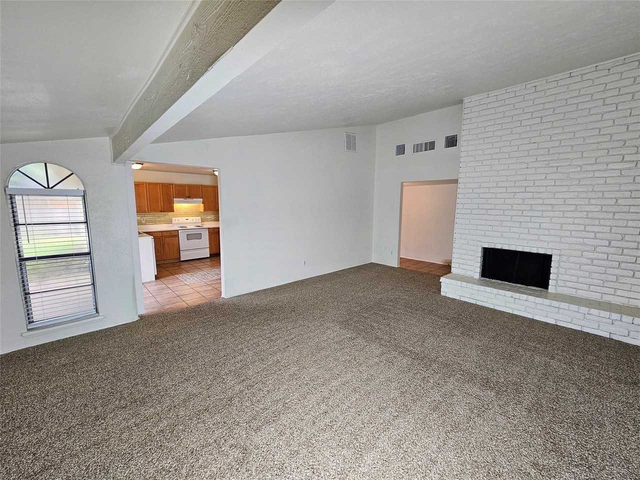 1636 Cumberland Trl - Photo 6 of 17
