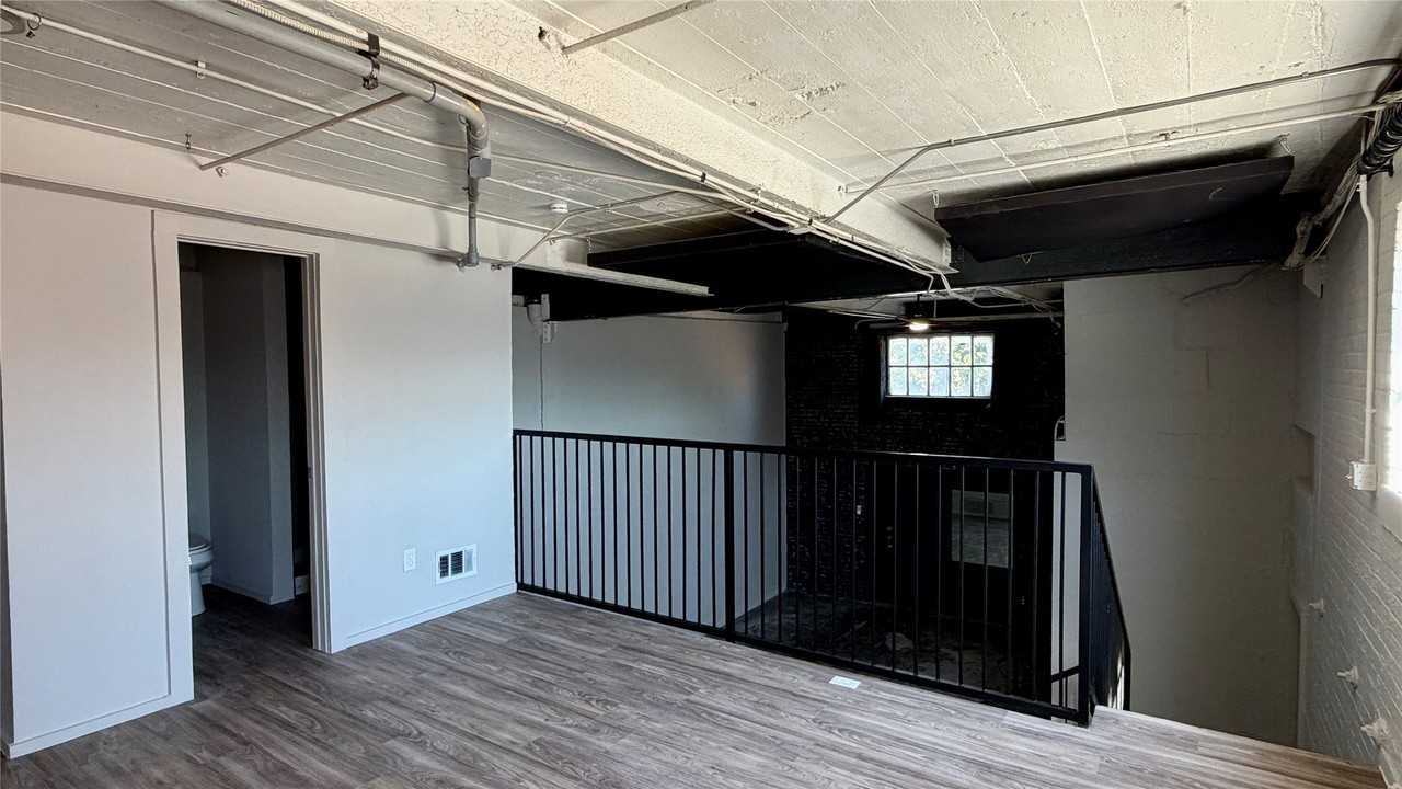 2501 S Harwood St #12 - Photo 5 of 7