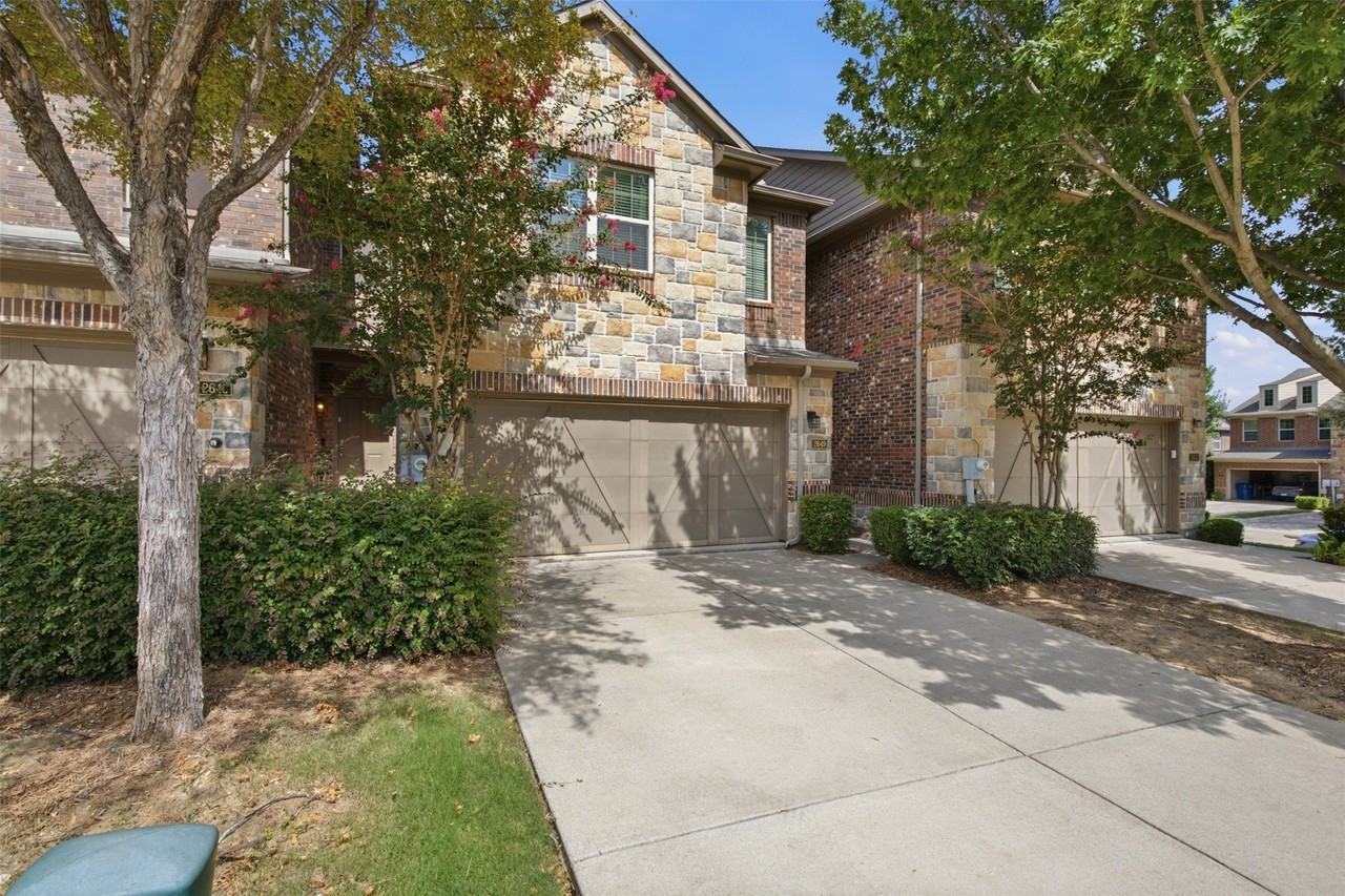 2649 Jackson Dr - Photo 2 of 35