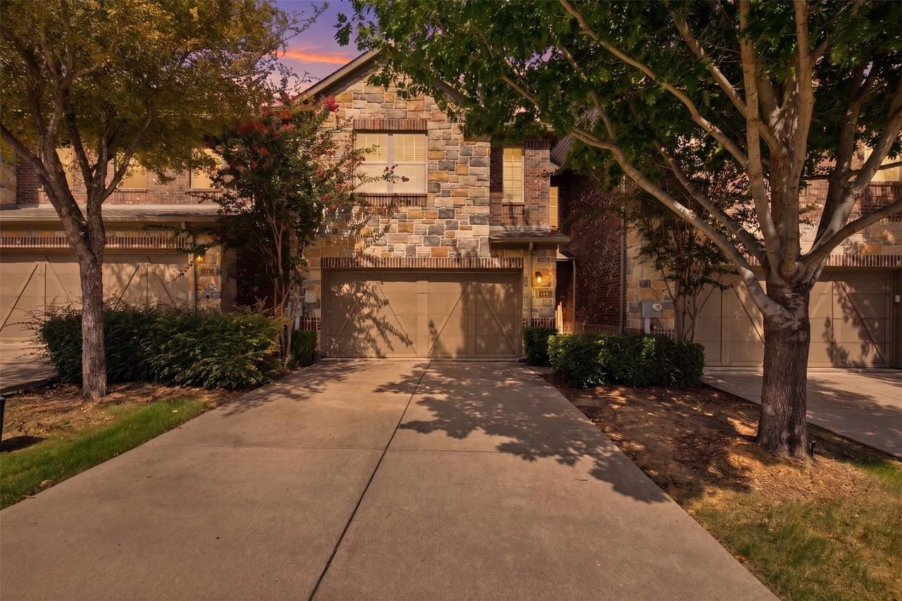 2649 Jackson Dr - Photo 3 of 35