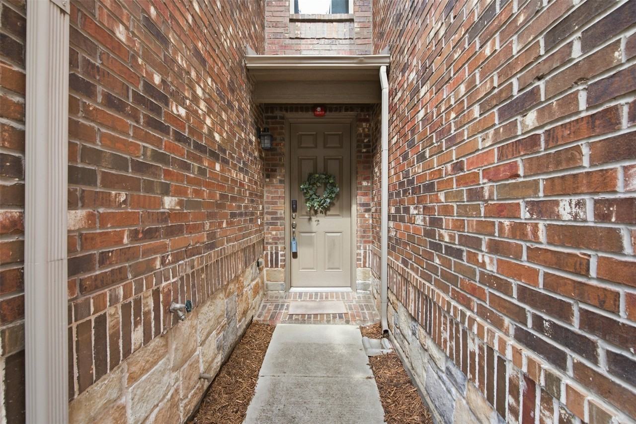 2649 Jackson Dr - Photo 6 of 35