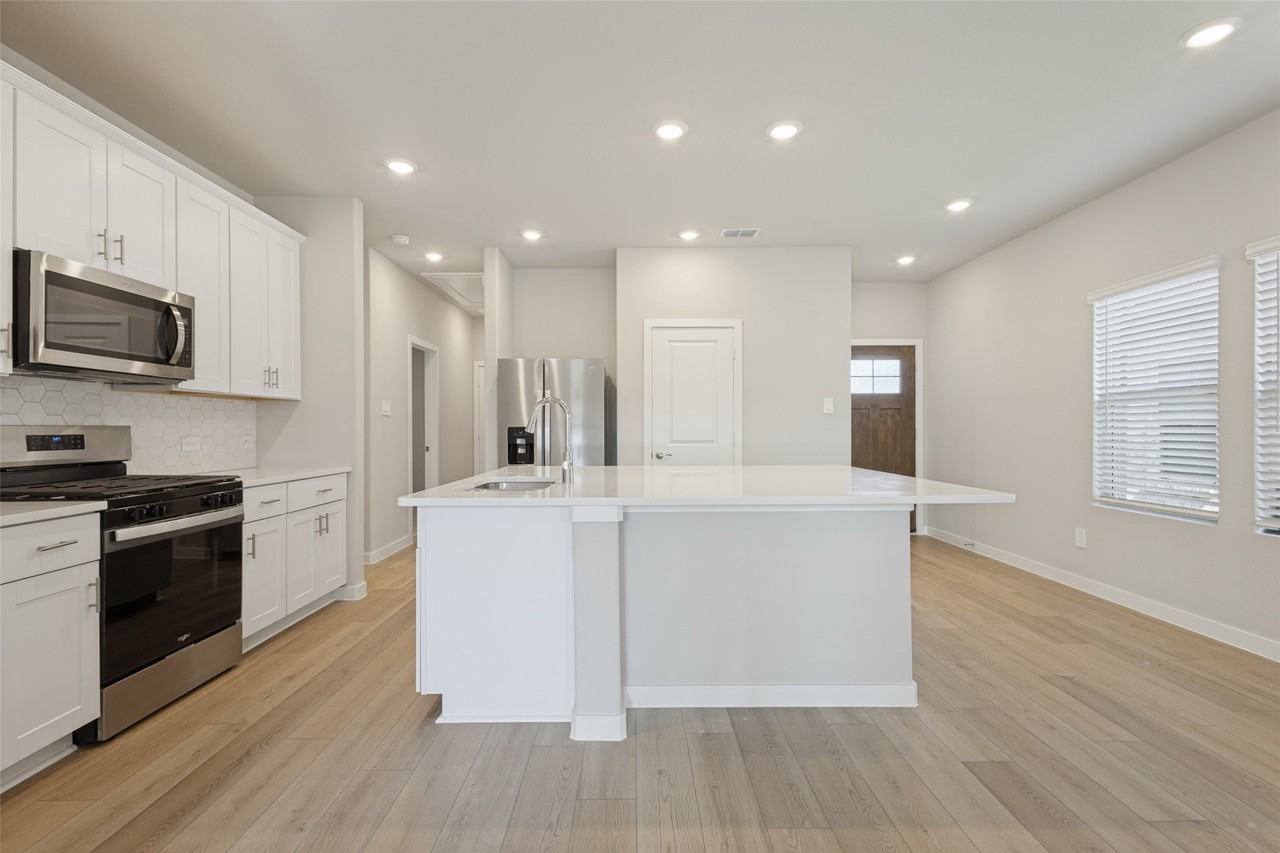 6006 Alderton Dr - Photo 6 of 25
