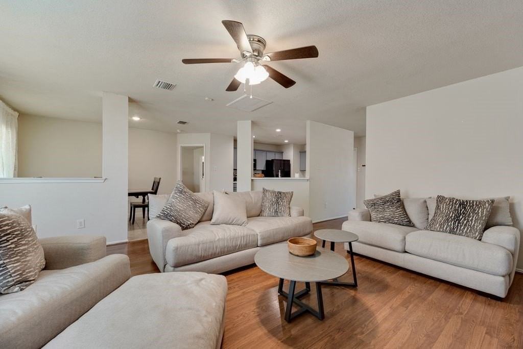 1421 Laurel Hall Ln - Photo 3 of 27