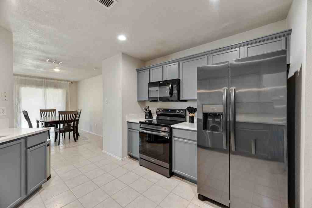 1421 Laurel Hall Ln - Photo 5 of 27