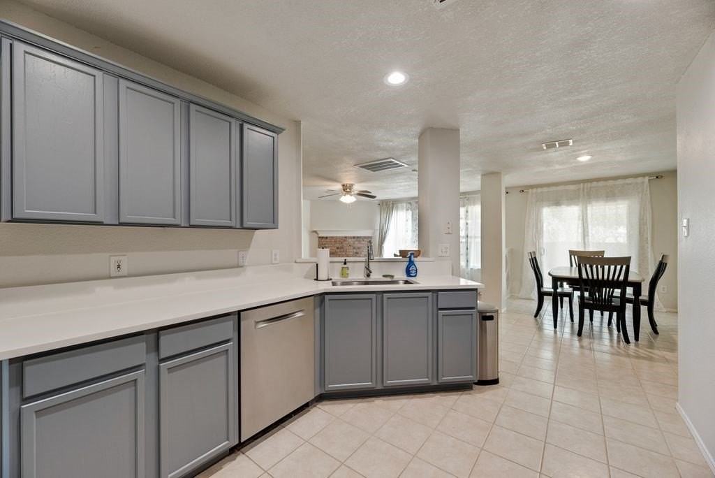 1421 Laurel Hall Ln - Photo 6 of 27