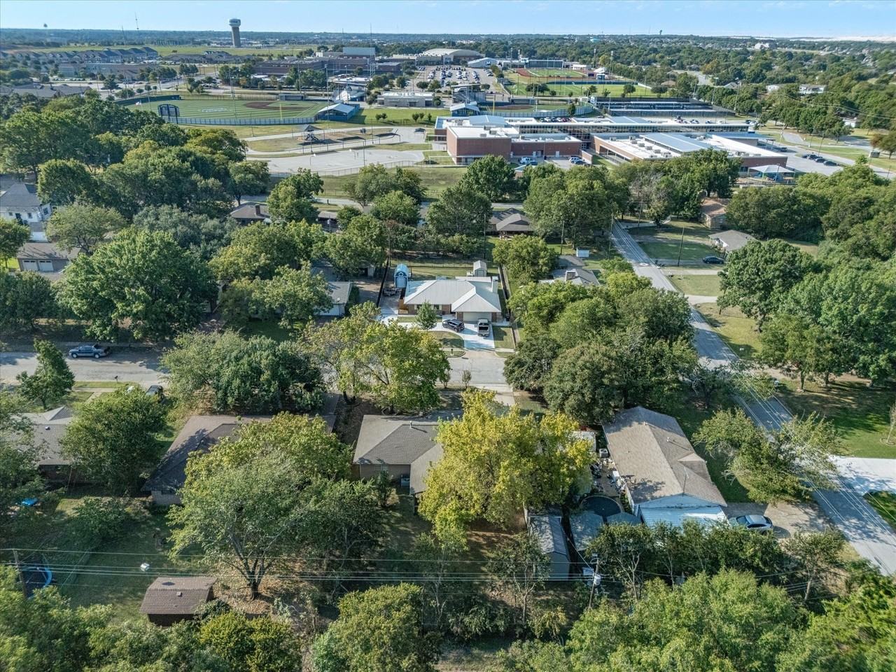 209 W Avenue K - Photo 6 of 24