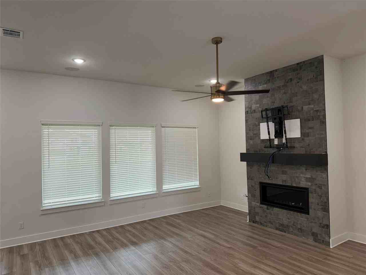 7213 Camilla St - Photo 3 of 25
