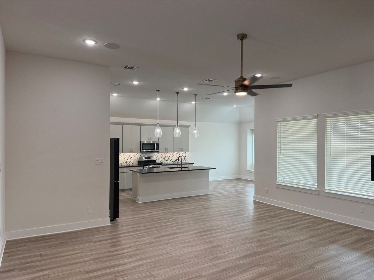 7213 Camilla St - Photo 6 of 25