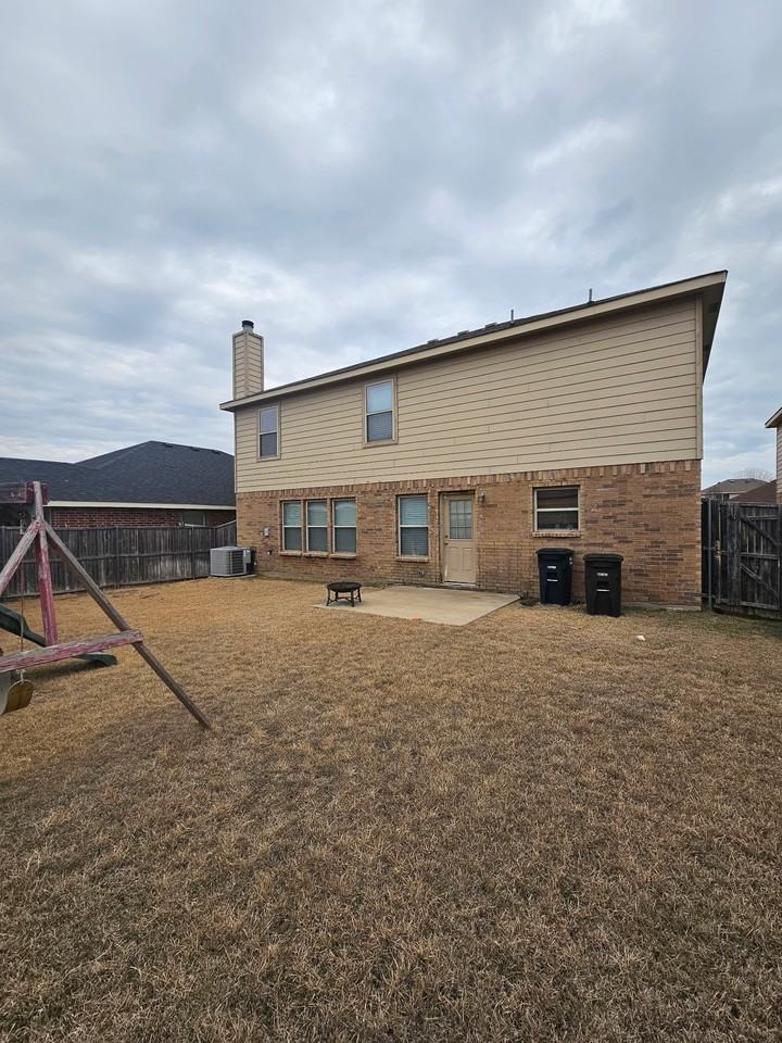 824 Green Heath Ave - Photo 2 of 24