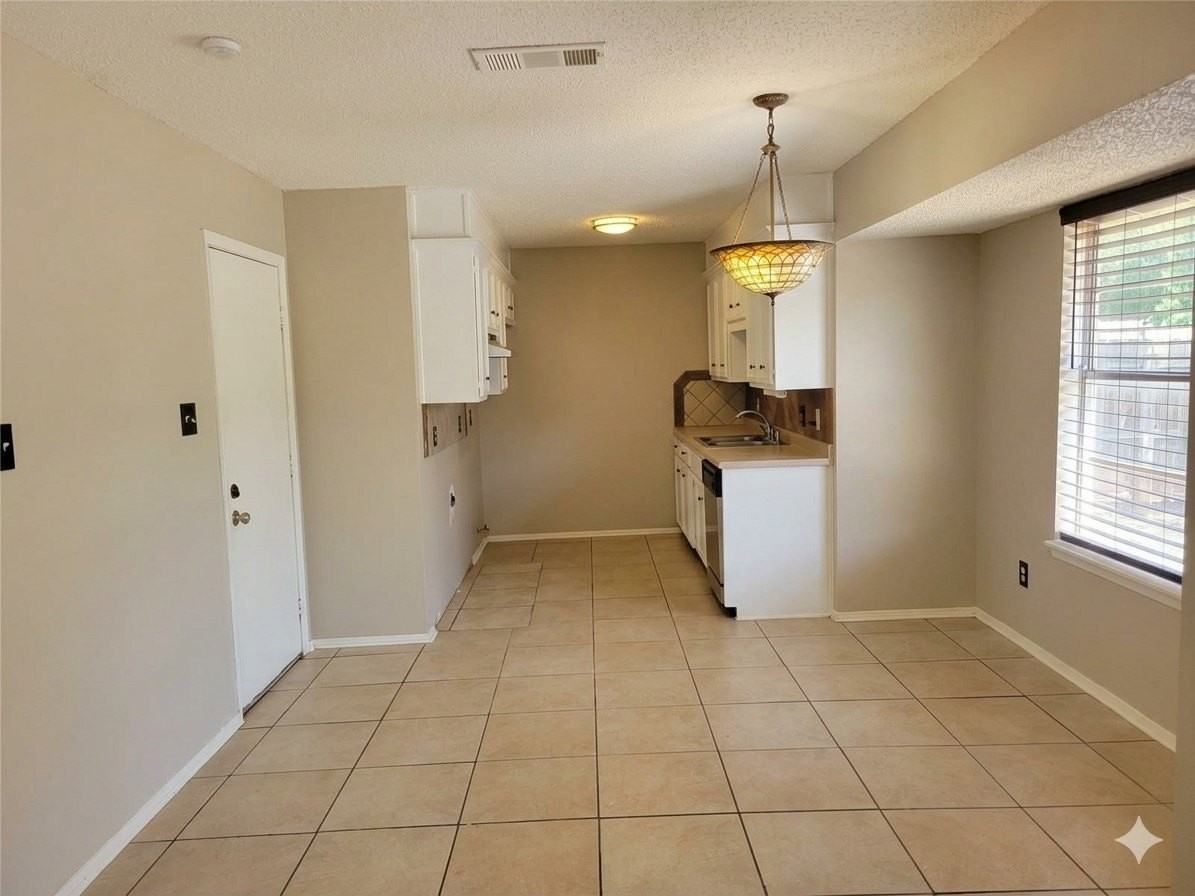 1411 Clearfield Dr - Photo 5 of 20