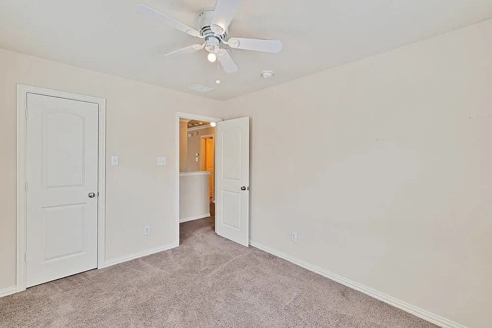 7913 Hannah St - Photo 5 of 23