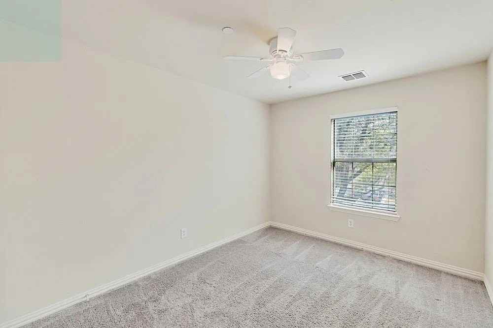7913 Hannah St - Photo 7 of 23