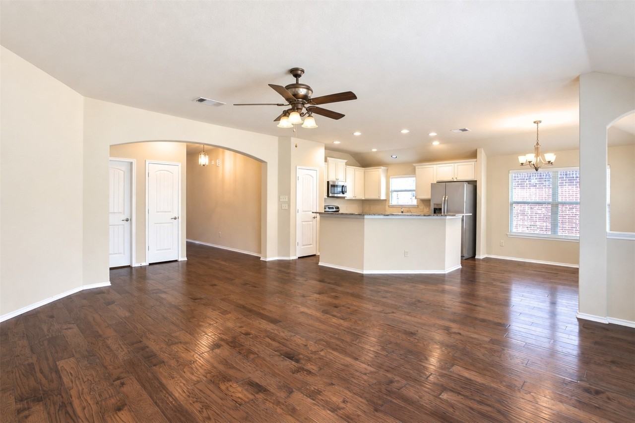 2805 Leslie Ln - Photo 6 of 16