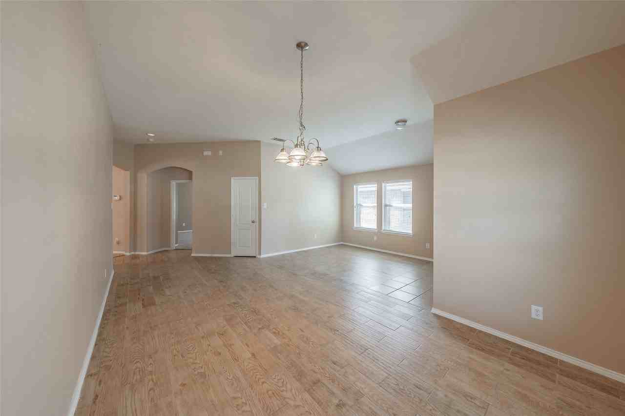 4021 Diamond Ridge Dr - Photo 2 of 20
