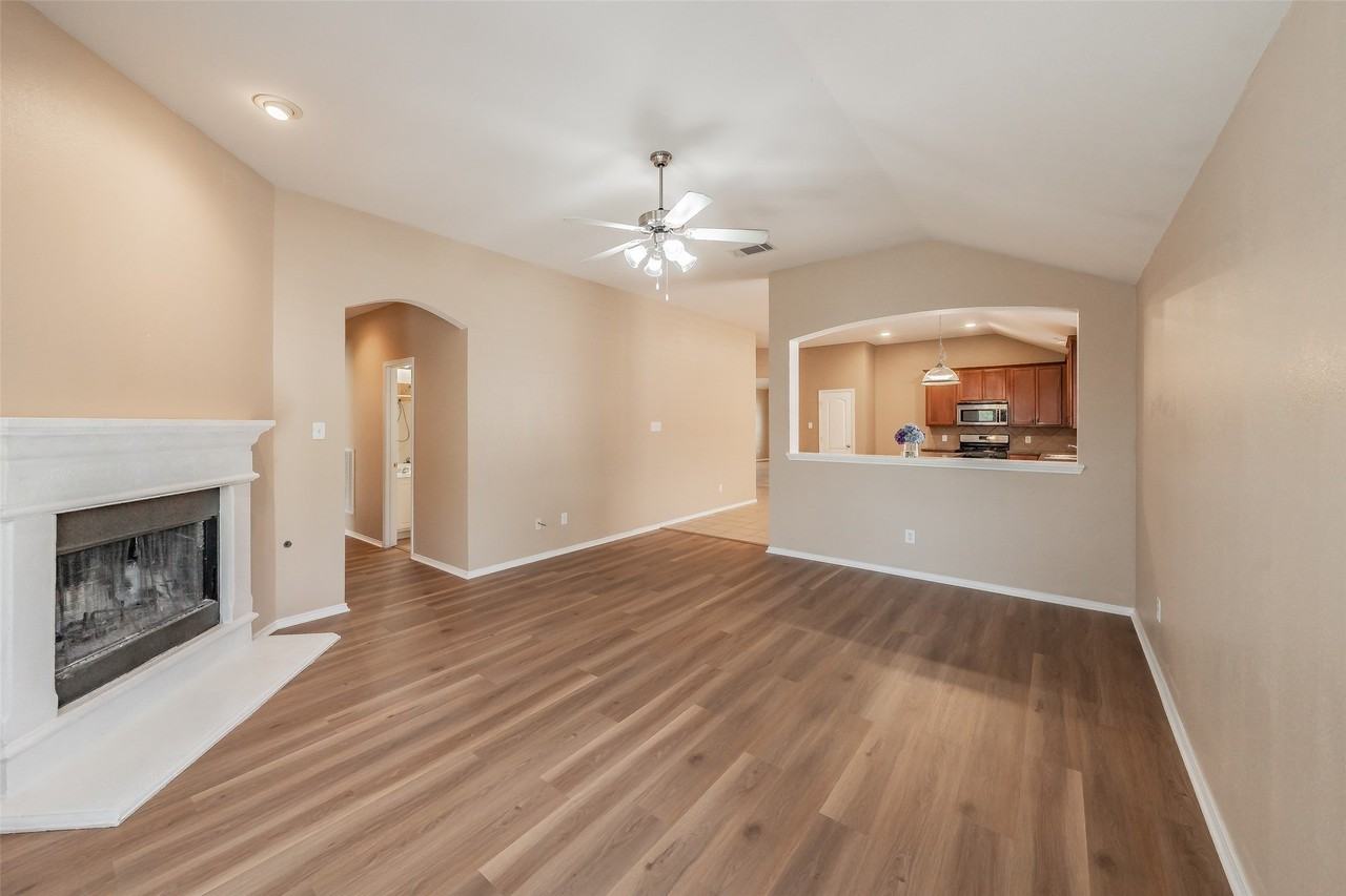 4021 Diamond Ridge Dr - Photo 5 of 20